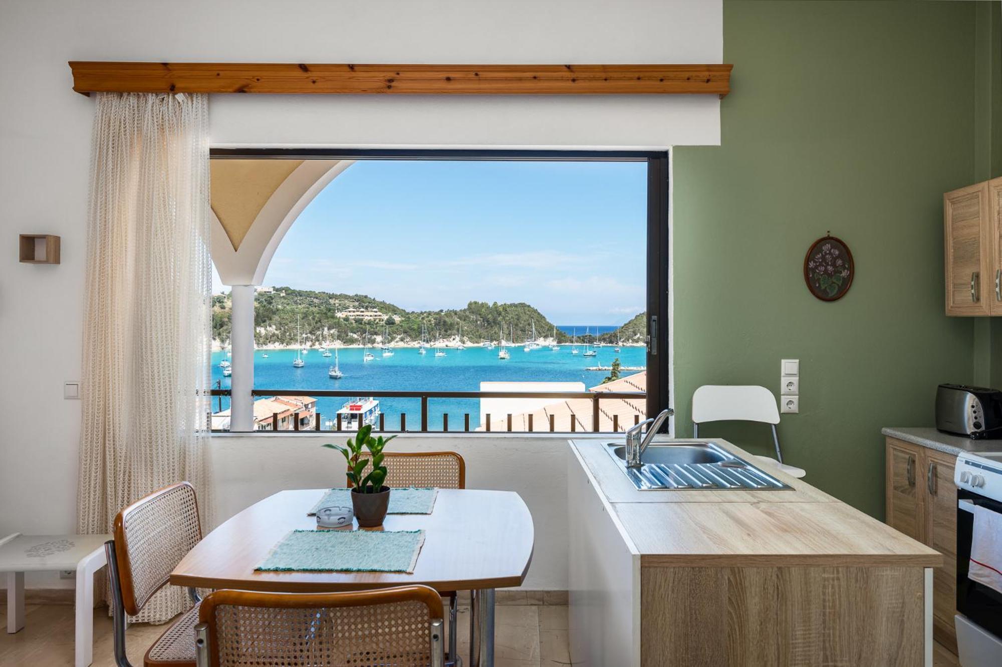 Agaloula Centrally Located Apartments, Lakka Экстерьер фото