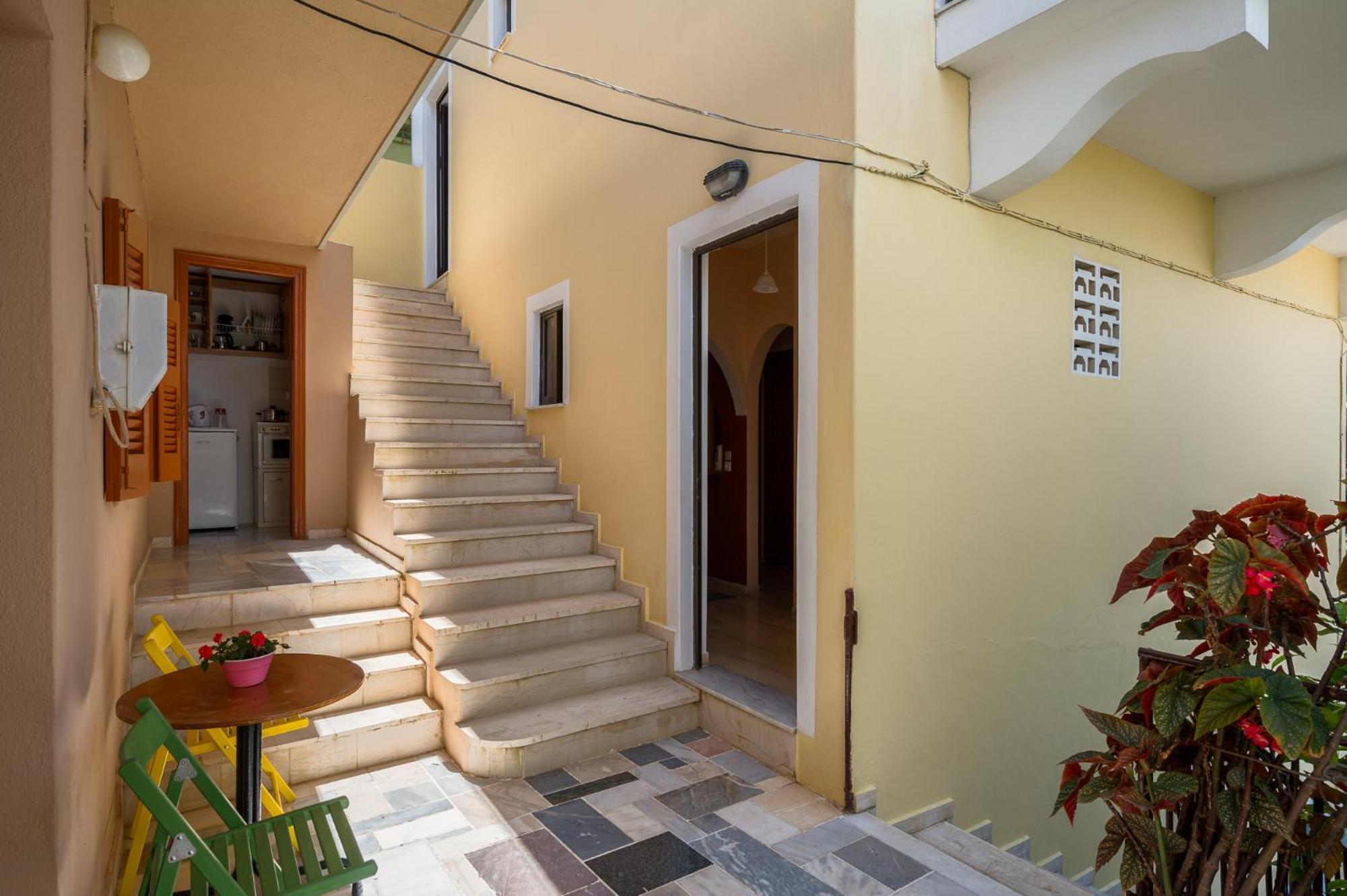 Agaloula Centrally Located Apartments, Lakka Экстерьер фото