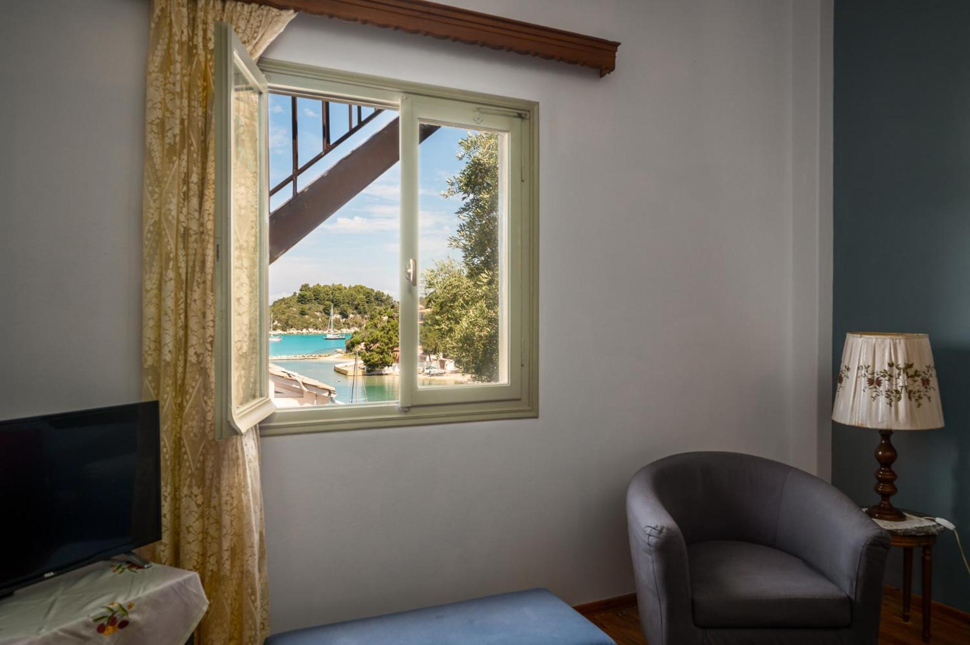 Agaloula Centrally Located Apartments, Lakka Экстерьер фото